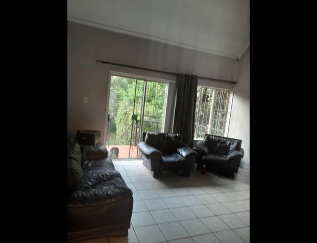 3 BEDROOM HOUSE FOR SALE IN VAL DE GRACE